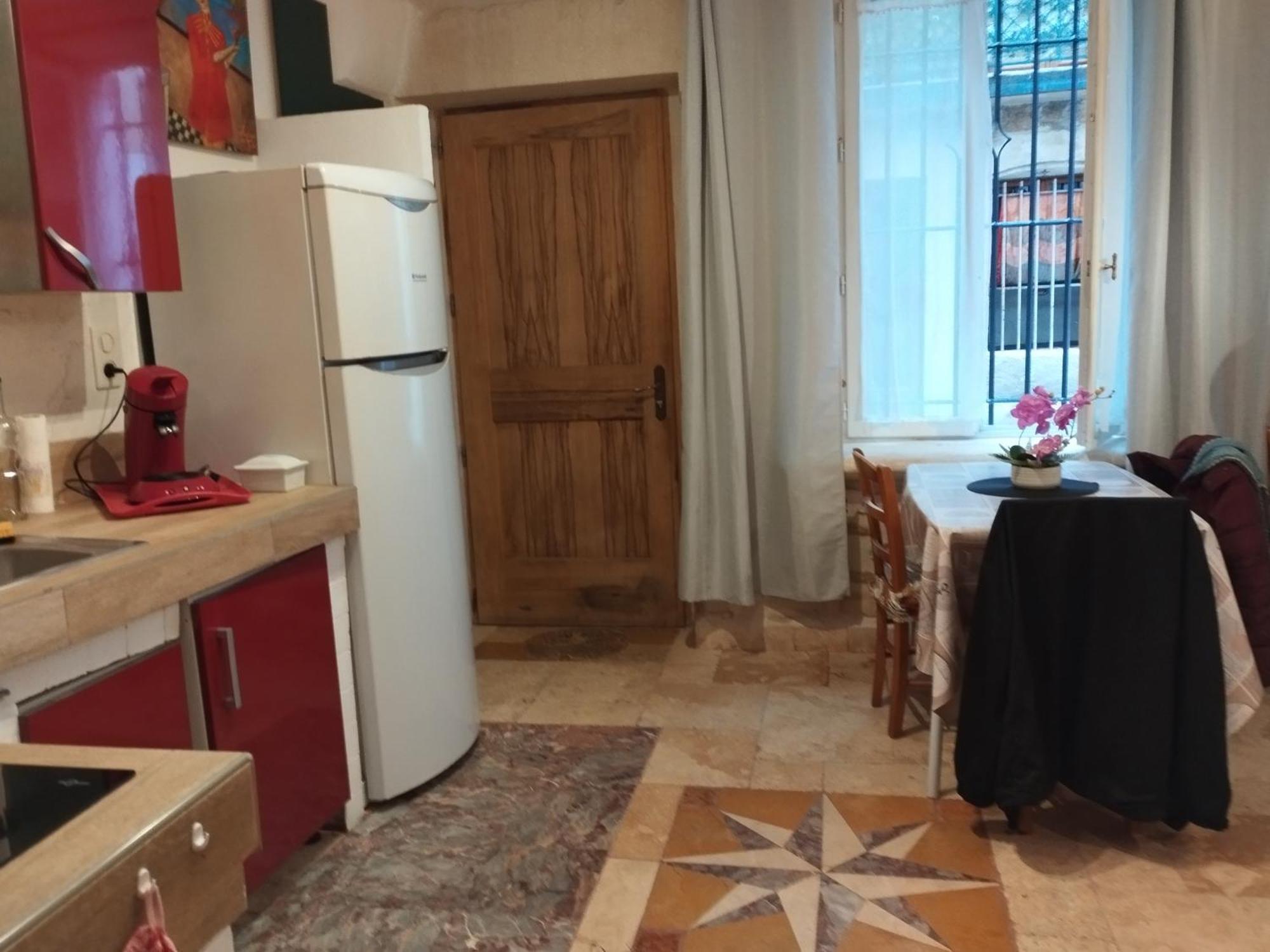 Tres Bel Appartement Cosy Et Chaleureux A Nîmes Exterior foto