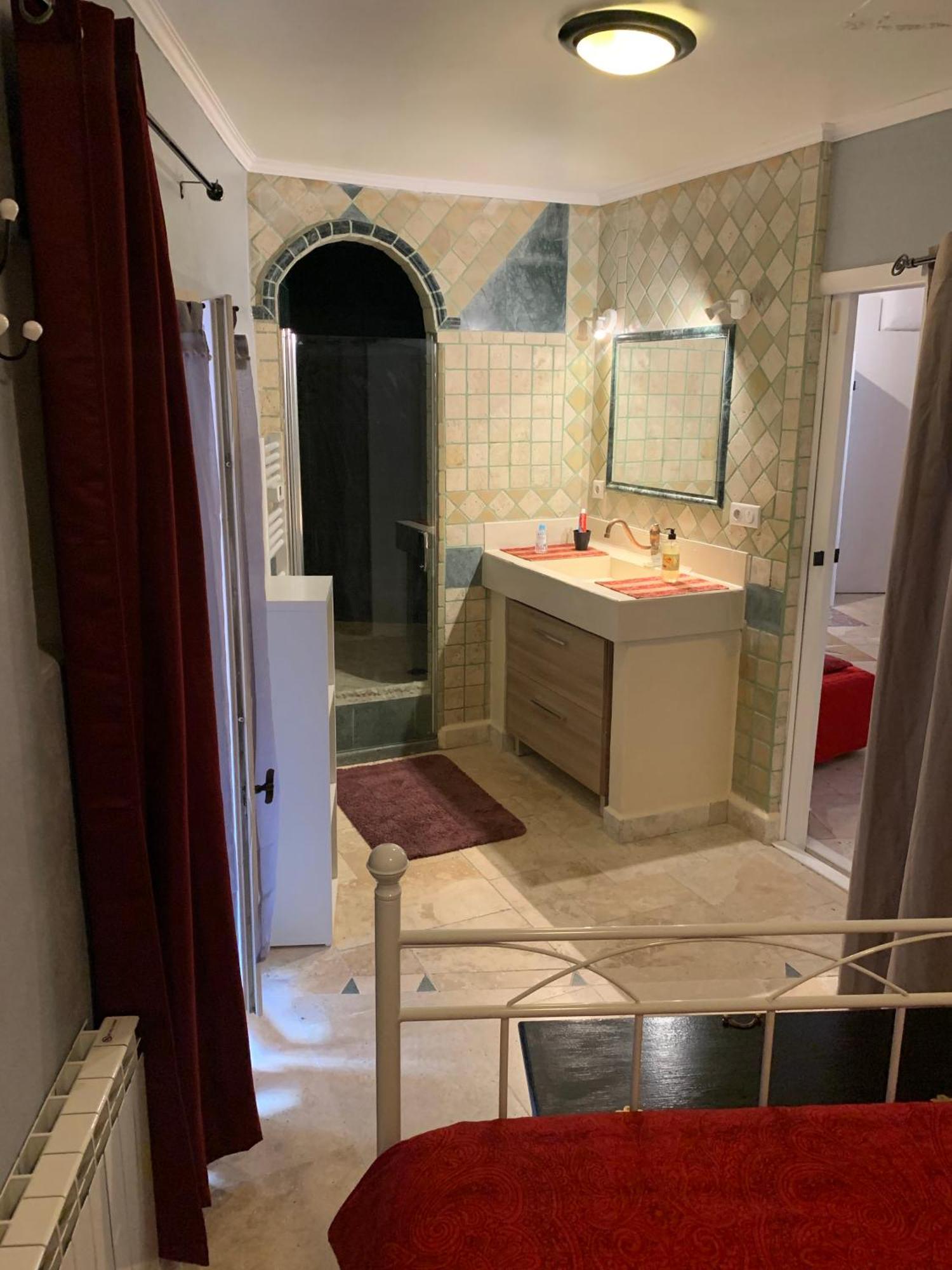 Tres Bel Appartement Cosy Et Chaleureux A Nîmes Exterior foto